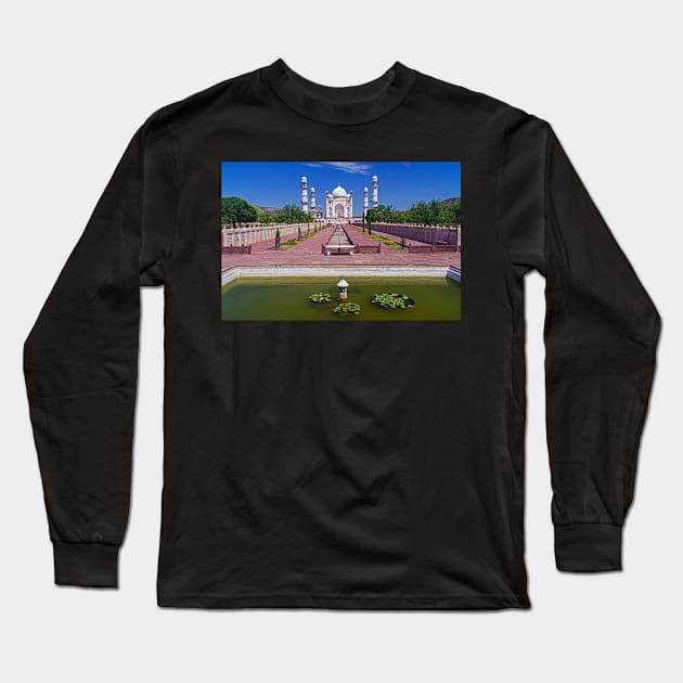 Bibi ka Maqbara from enterance. Long Sleeve T-Shirt by bulljup